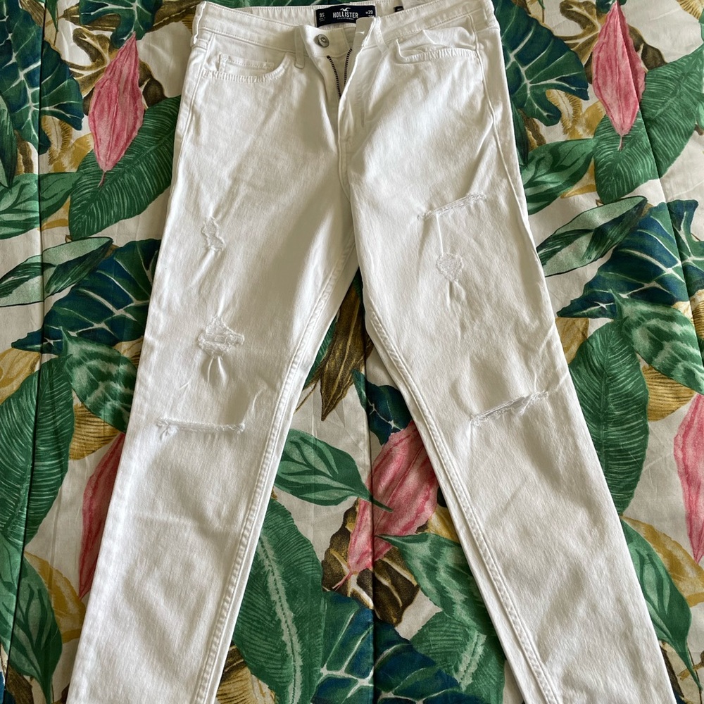 White Hollister Jeans w/ rips